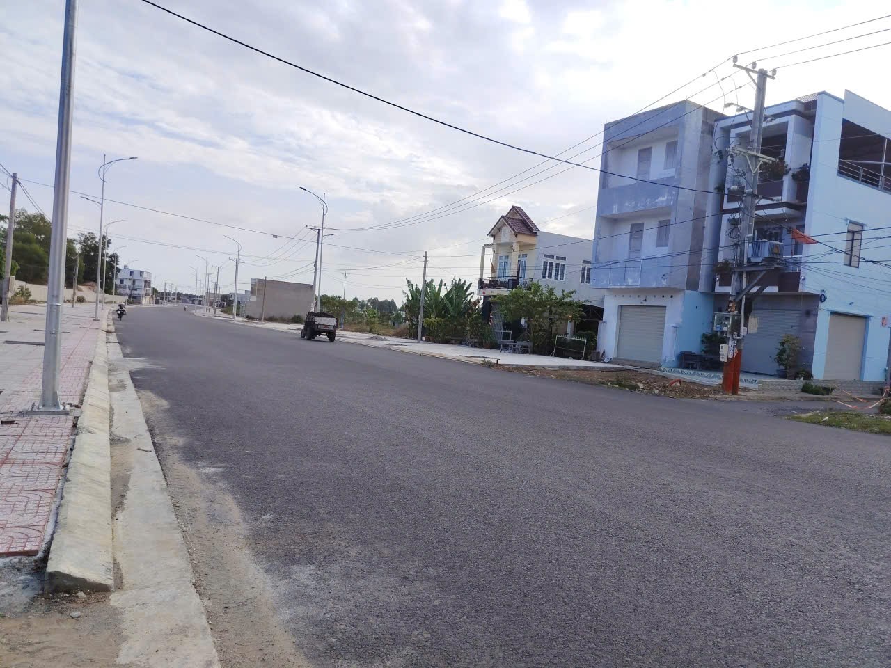Bán nhanh đất mặt tiền kinh doanh hương lộ 2, tam long, HCM